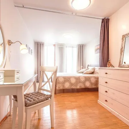 Modern Apartment Charvatova Praha Exteriér fotografie
