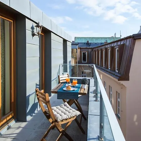 Modern Apartment Charvatova Praha Exteriér fotografie