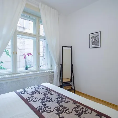 Modern Apartment Charvatova Praha Exteriér fotografie