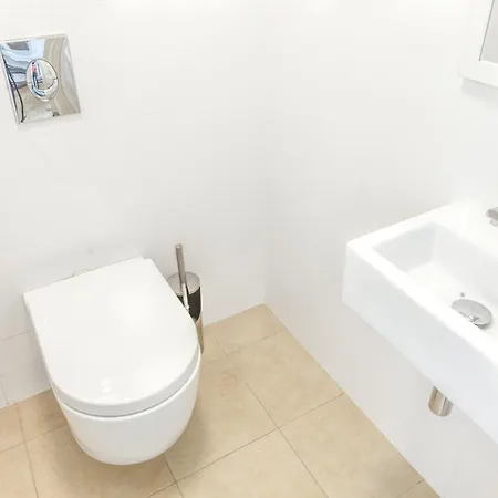 Modern Apartment Charvatova Praha Exteriér fotografie