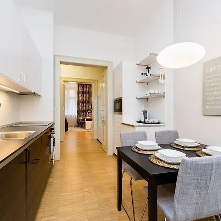 Modern Apartment Charvatova Praha Exteriér fotografie