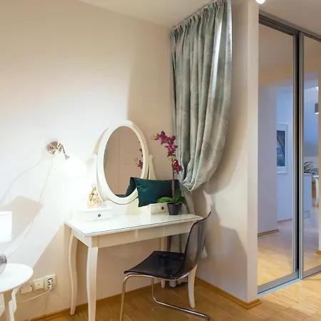 Modern Apartment Charvatova Praha Exteriér fotografie