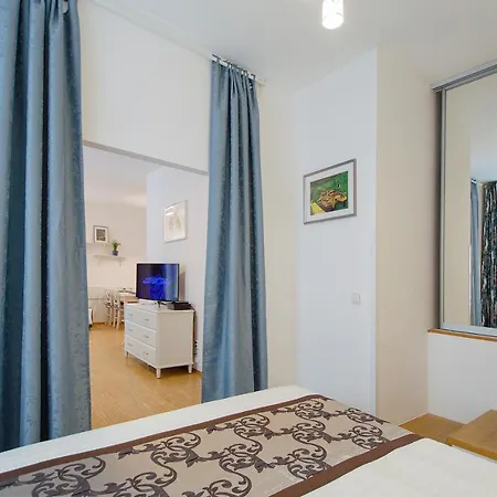 Modern Apartment Charvatova Praha Exteriér fotografie