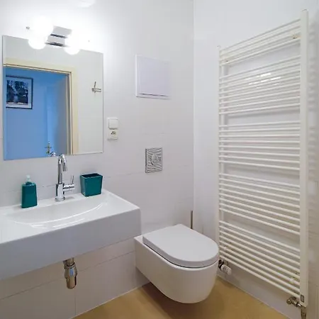 Modern Apartment Charvatova Praha Exteriér fotografie