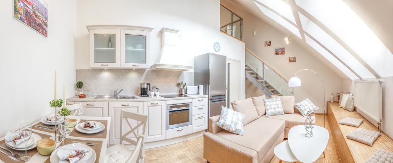 Modern Charvatova Apartmán