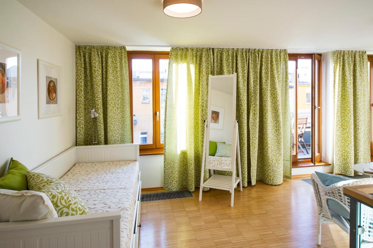 Modern Charvatova Praha