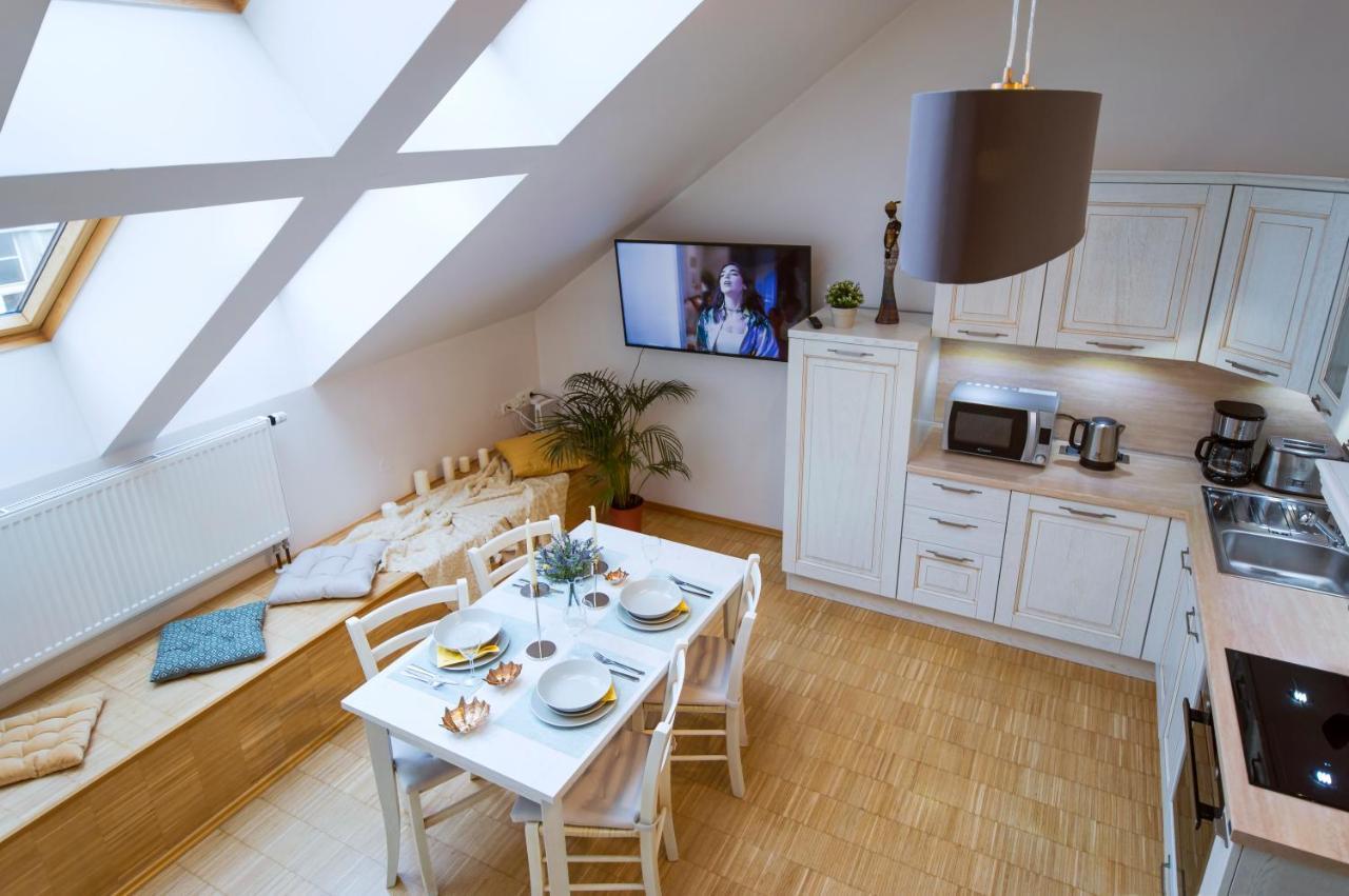Modern Charvatova Apartmán Praha