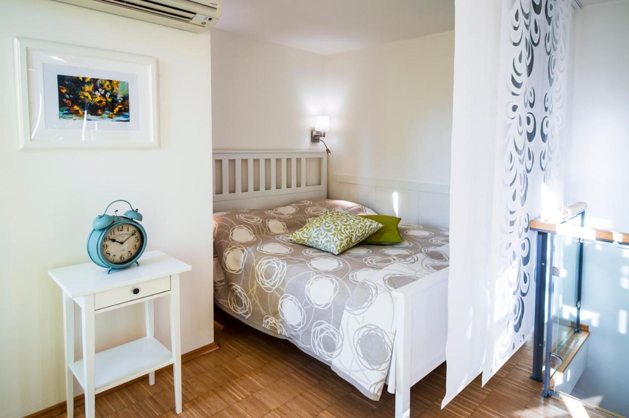 Modern Charvatova Apartmán