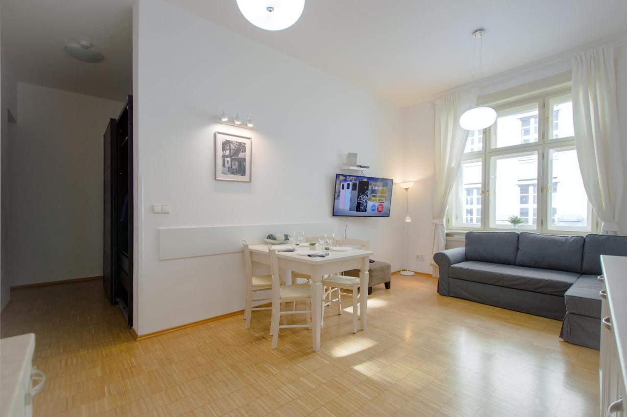 Modern Charvatova Apartmán